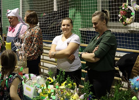 uczestnicy kiermaszu