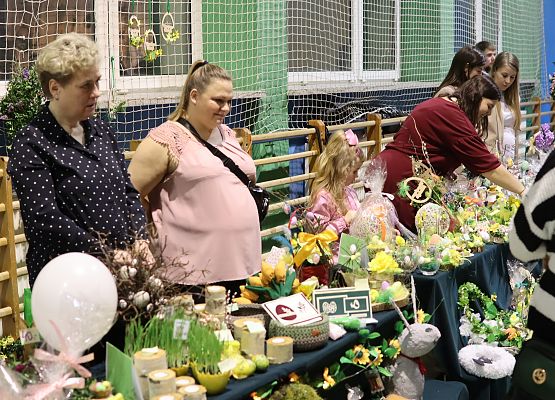 uczestnicy kiermaszu