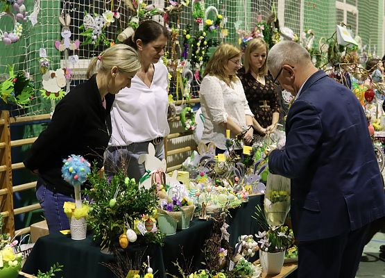 uczestnicy kiermaszu