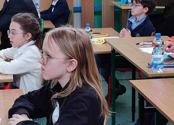 uczniowie podczas konkursu