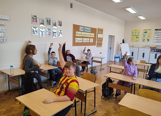 zdjęcie grupowe uczniów