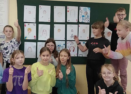 zdjęcie grupowe dzieci