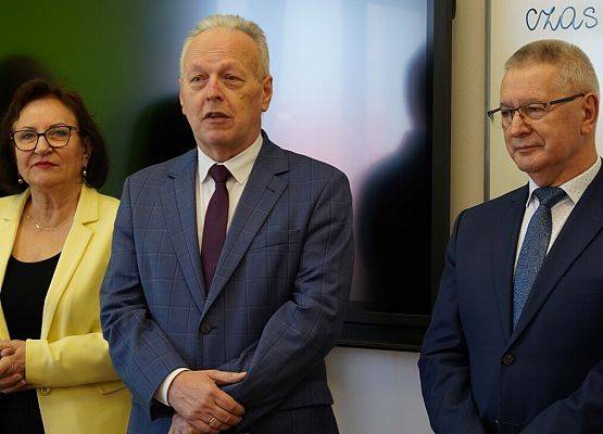 dyrektor wita zawodników