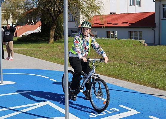 zawodniczka na rowerze