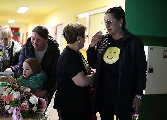 uczestnicy charytatywnej zumby