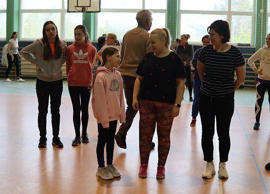 uczestnicy charytatywnej zumby