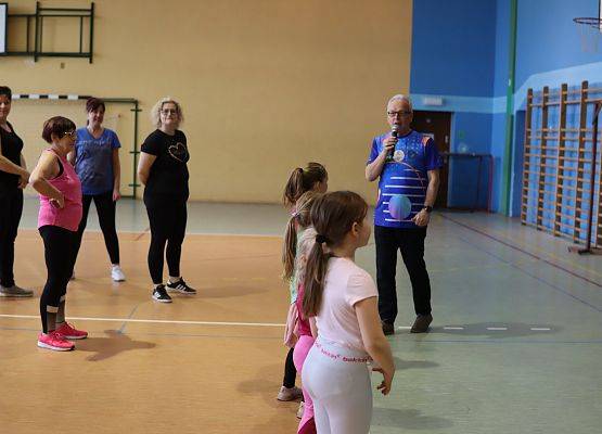 uczestnicy charytatywnej zumby