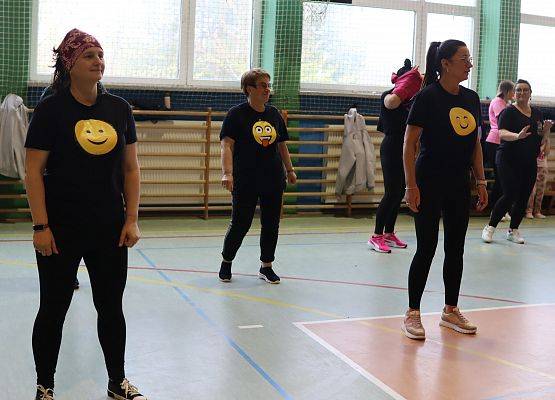 uczestnicy charytatywnej zumby