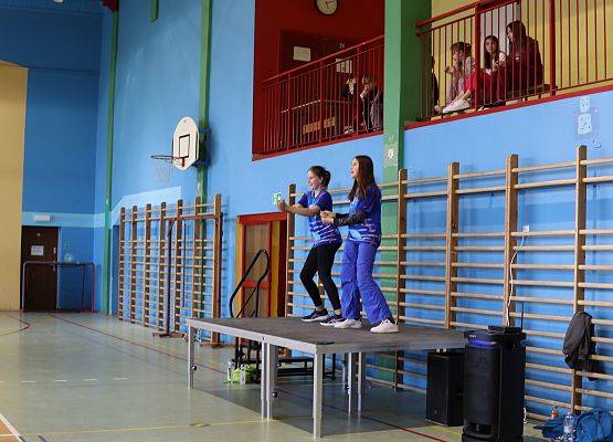 uczestnicy charytatywnej zumby