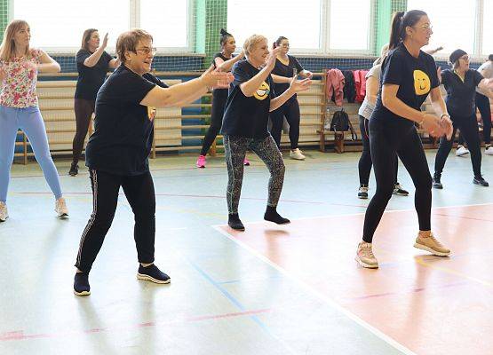 uczestnicy charytatywnej zumby