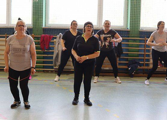 uczestnicy charytatywnej zumby