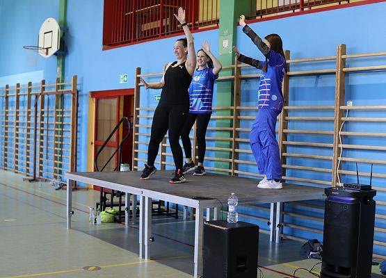 uczestnicy charytatywnej zumby