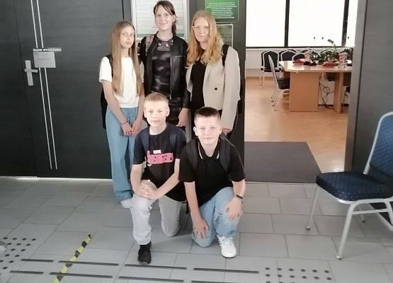 uczniowie w urzędzie gminy