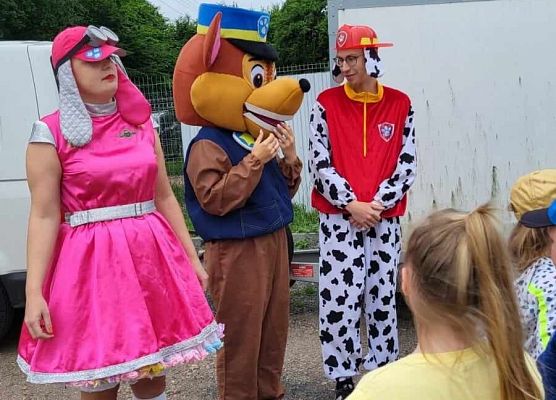 Grafika 9: Wycieczka przedszkolaków do Tajnej Bazy Pirackiej w Grąbkowie.