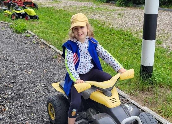 Grafika 12: Wycieczka przedszkolaków do Tajnej Bazy Pirackiej w Grąbkowie.