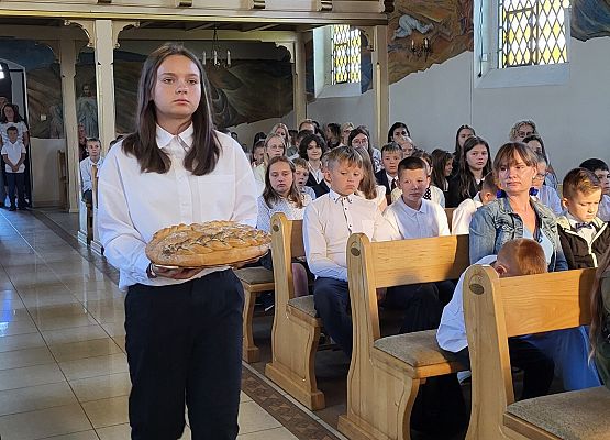 uczestnicy mszy świętej