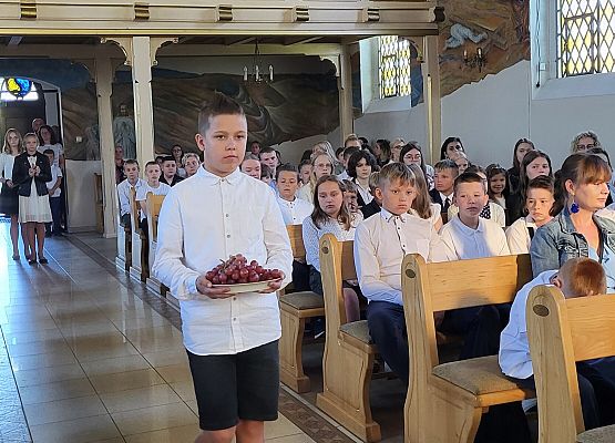 uczestnicy mszy świętej