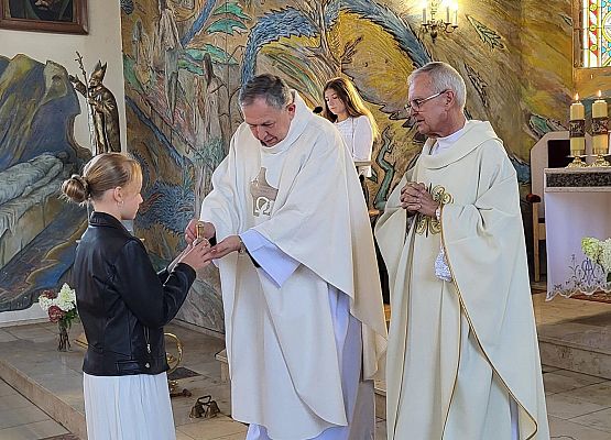 uczestnicy mszy świętej