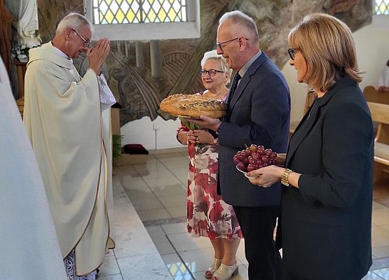 uczestnicy mszy świętej