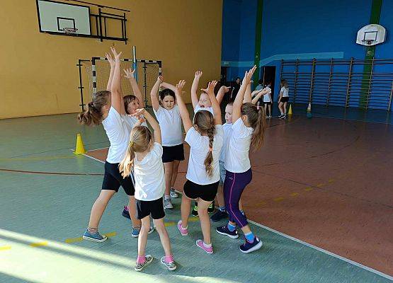 uczniowie podczas konkurencji