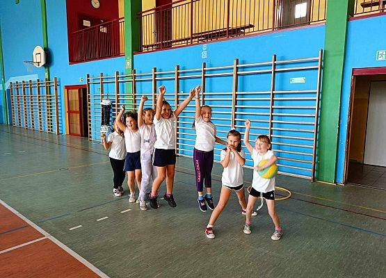 dzieci podczas konkurencji