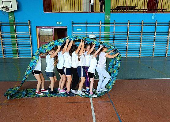 dzieci podczas konkurencji