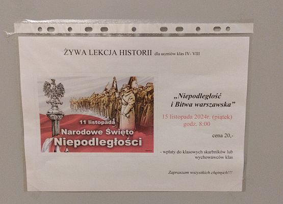 dekoracja w szkolnym holu