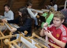 uczniowie na warsztatach w Swołowie