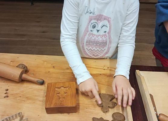 uczniowie na warsztatach w Swołowie