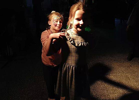 uczniowie podczas zabawy