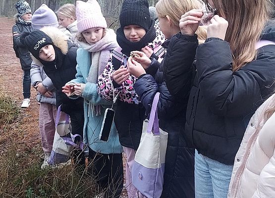 uczniowie w Słowińskim Parku Narodowym
