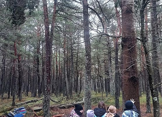 uczniowie w Słowińskim Parku Narodowym