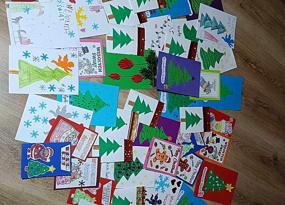 świąteczne kartki wykonane przez dzieci