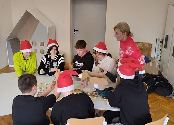 uczniowie podczas lekcji online