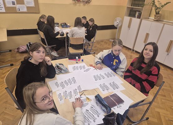 uczniowie tworzą wiersze