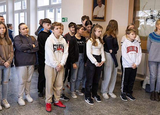 uczniowie podczas pogadanki