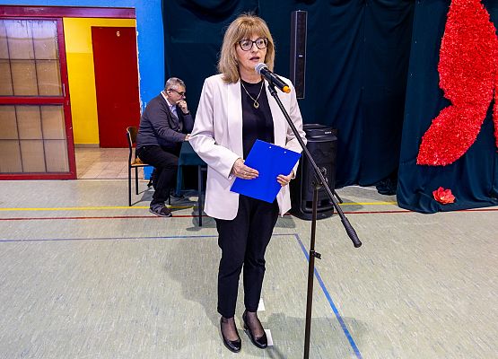 pani wicedyrektor wita gości