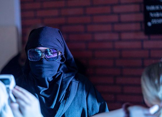 uczniowie na dyskotece karnawałowej