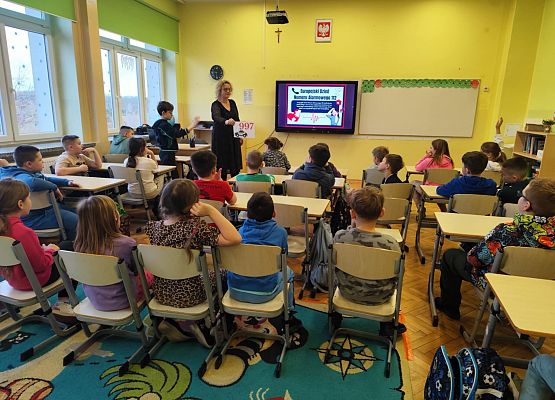 uczniowie podczas lekcji