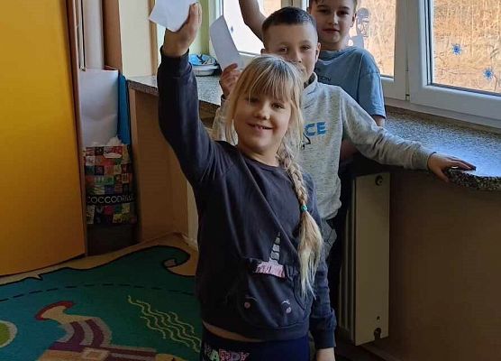 uczniowie podczas zabawy