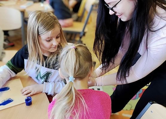 uczniowie podczas warsztatów