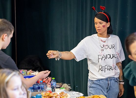 uczestnicy kiermaszu