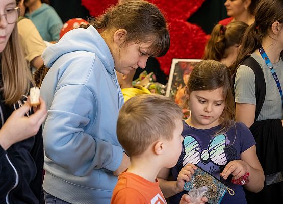 uczestnicy kiermaszu