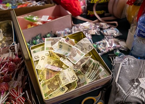 uczestnicy kiermaszu