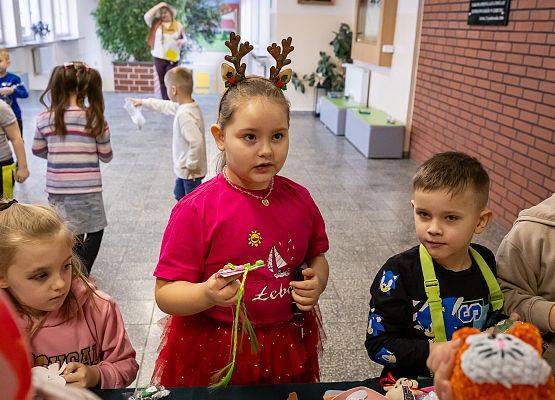 uczestnicy kiermaszu