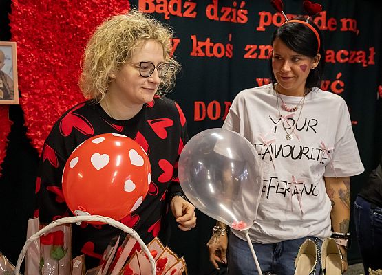 uczestnicy kiermaszu