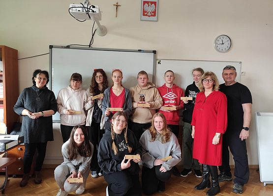 Zdjęcie grupowe uczniów