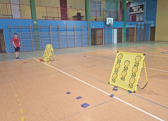 Zabawy na sali gimnastycznej