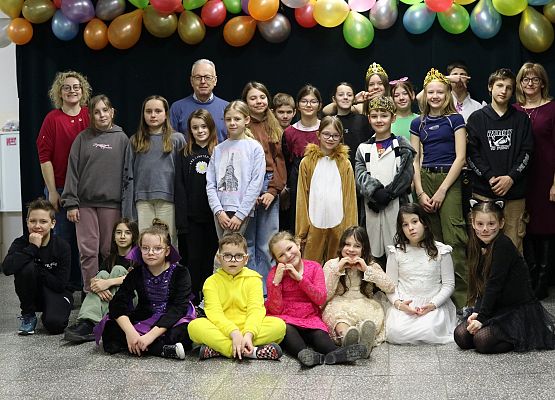 Zdjęcie grupowe z balu