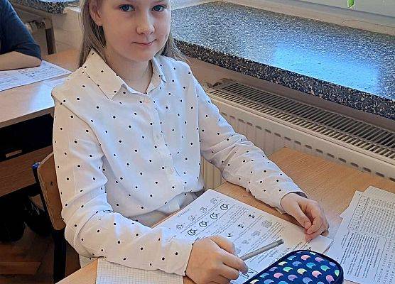 uczennica podczas konkursu